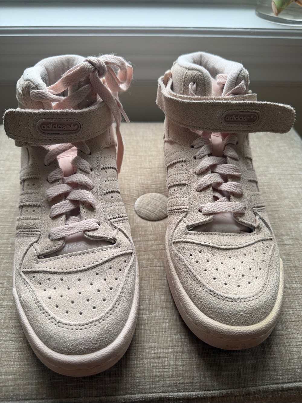 Adidas - Women’s Size 6 Suede Sneakers in Pale Pink